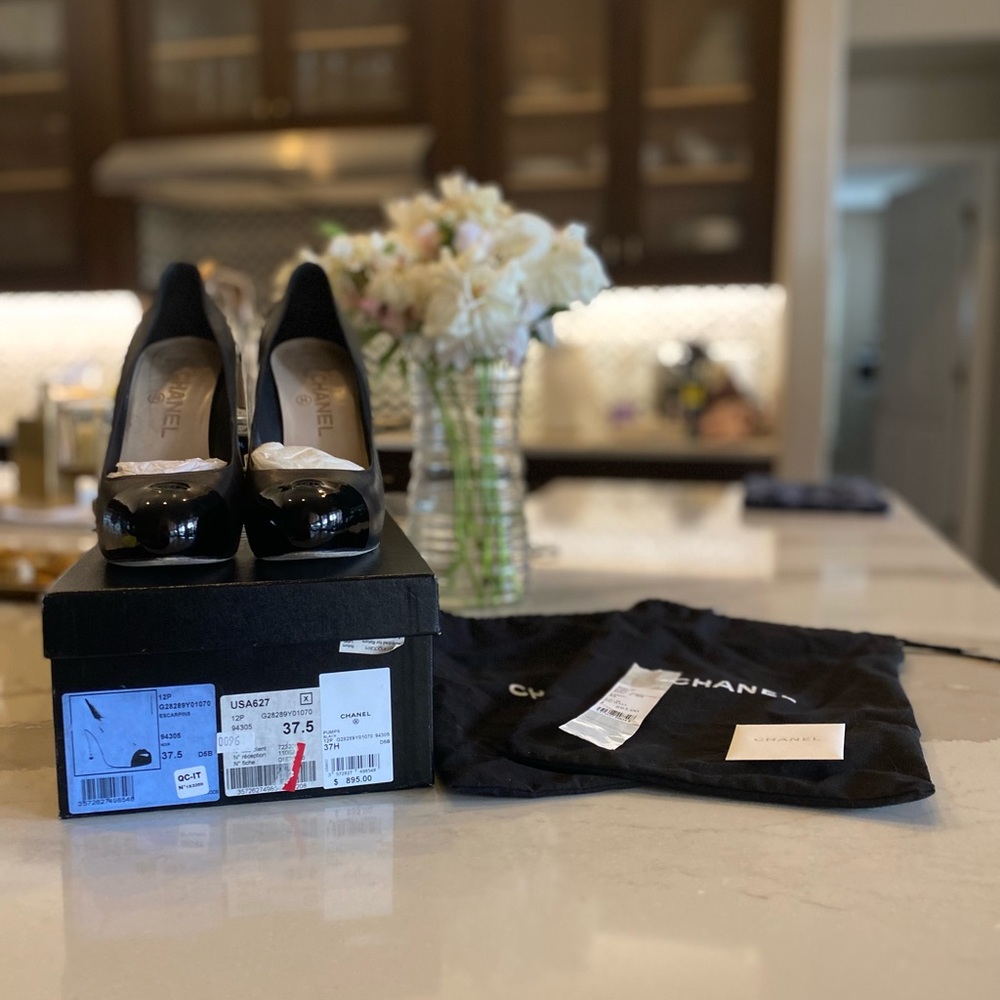 CHANEL BLACK PUMPS
